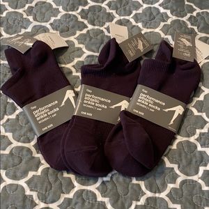 3 pairs of Gap fit athletic socks